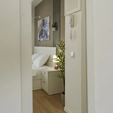Downtown Tineretului Oasis --new Building-- 1min Metro Station ---self Check-in--- Bukarest
