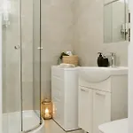 Downtown Tineretului Oasis --new Building-- 1min Metro Station ---self Check-in--- Apartment *