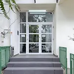 Downtown Tineretului Oasis --new Building-- 1min Metro Station ---self Check-in--- Apartment Bucharest