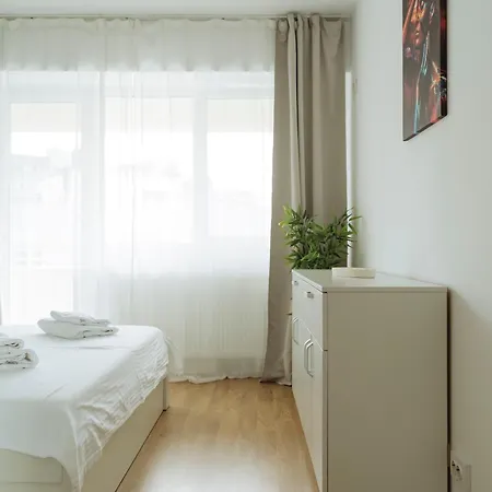 Downtown Tineretului Oasis --new Building-- 1min Metro Station ---self Check-in--- Бухарест