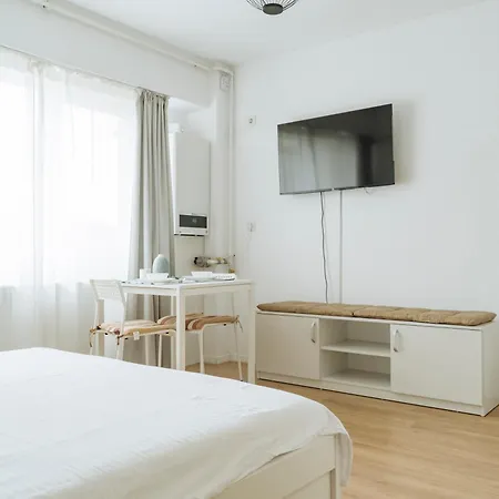 Downtown Tineretului Oasis --new Building-- 1min Metro Station ---self Check-in---