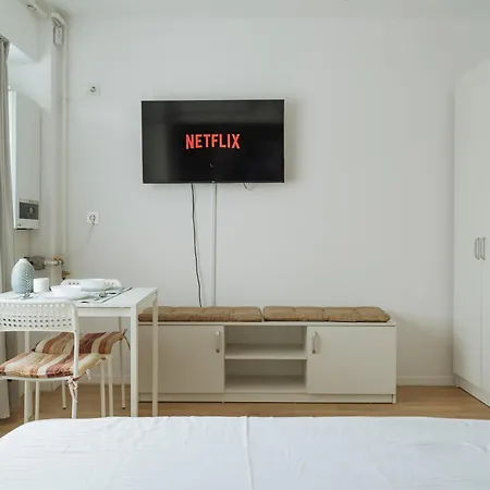 Downtown Tineretului Oasis --new Building-- 1min Metro Station ---self Check-in--- * Бухарест