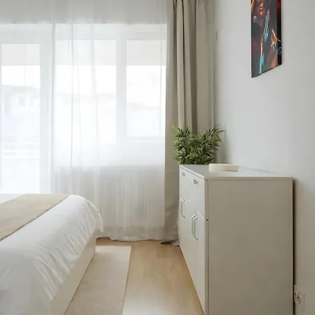 Downtown Tineretului Oasis --new Building-- 1min Metro Station ---self Check-in---