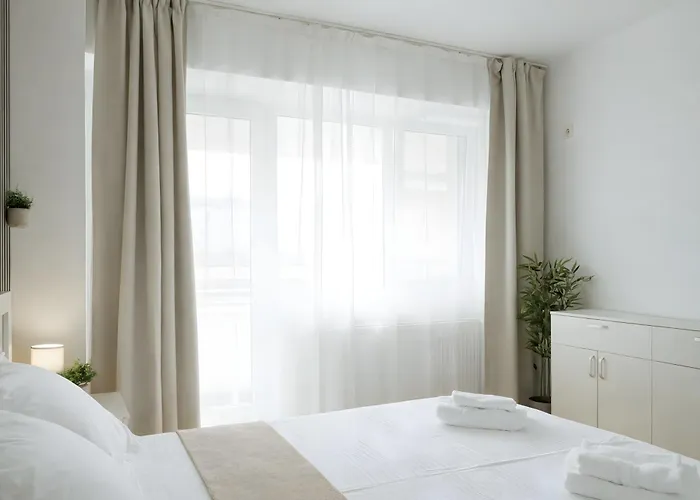 Downtown Tineretului Oasis --new Building-- 1min Metro Station ---self Check-in--- *