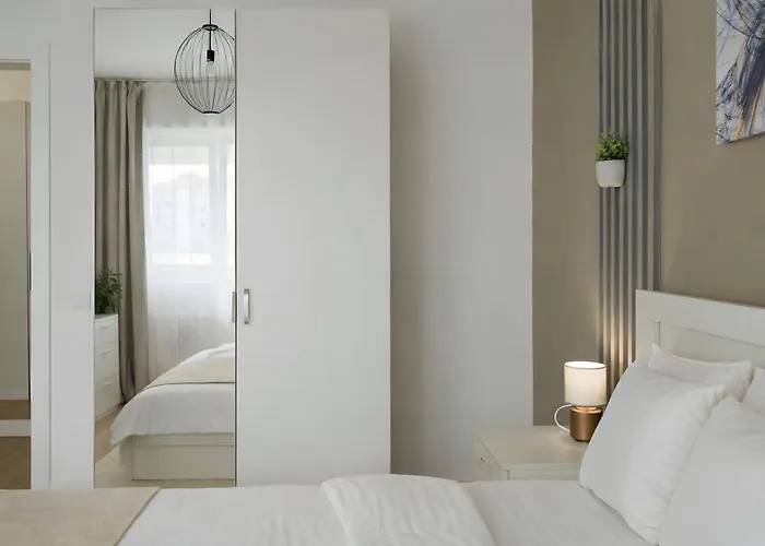 Downtown Tineretului Oasis --new Building-- 1min Metro Station ---self Check-in---