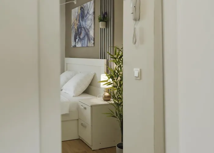 Downtown Tineretului Oasis --new Building-- 1min Metro Station ---self Check-in--- Bucharest