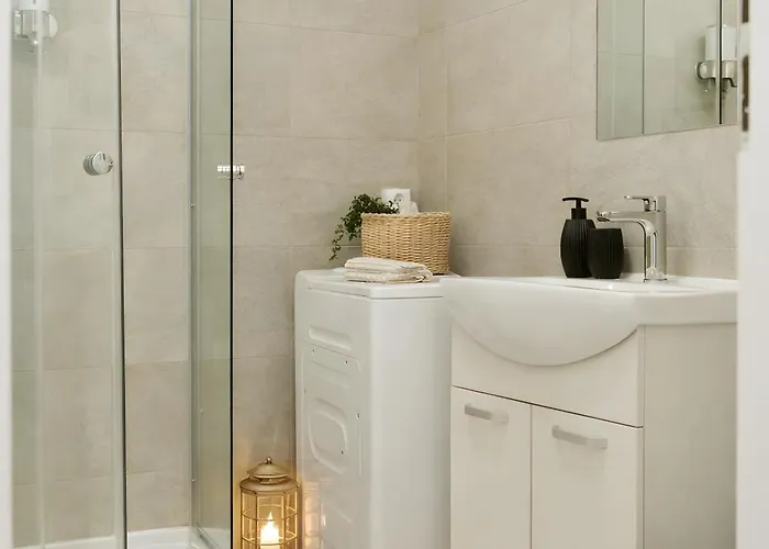 Downtown Tineretului Oasis --new Building-- 1min Metro Station ---self Check-in--- Apartment *