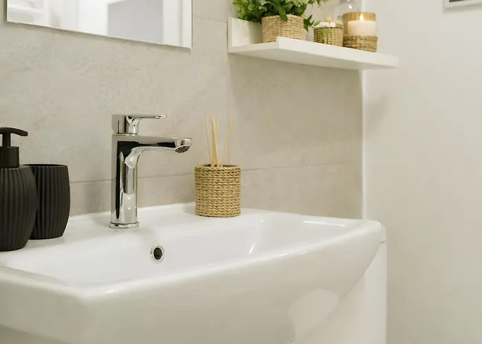 Downtown Tineretului Oasis --new Building-- 1min Metro Station ---self Check-in--- Apartment *