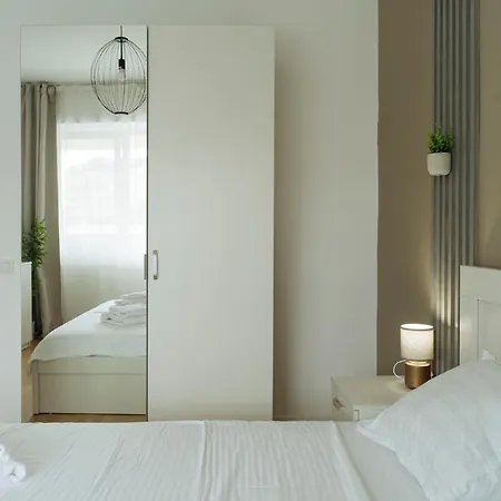 Downtown Tineretului Oasis --new Building-- 1min Metro Station ---self Check-in--- Apartment