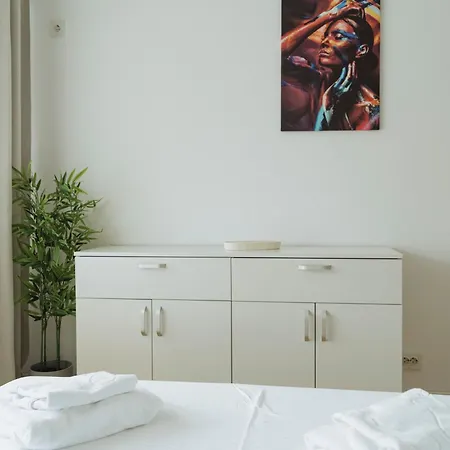 Downtown Tineretului Oasis --new Building-- 1min Metro Station ---self Check-in--- Apartment Bucharest