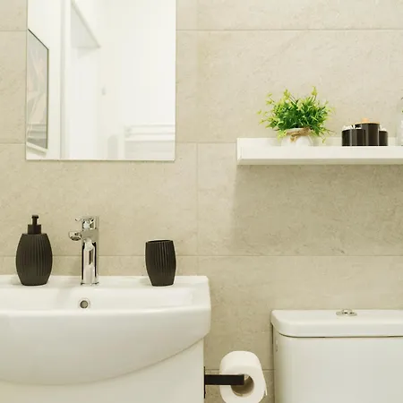 Downtown Tineretului Oasis --new Building-- 1min Metro Station ---self Check-in--- Apartment Bucharest