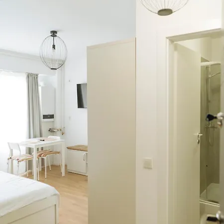 Downtown Tineretului Oasis --new Building-- 1min Metro Station ---self Check-in--- Apartment