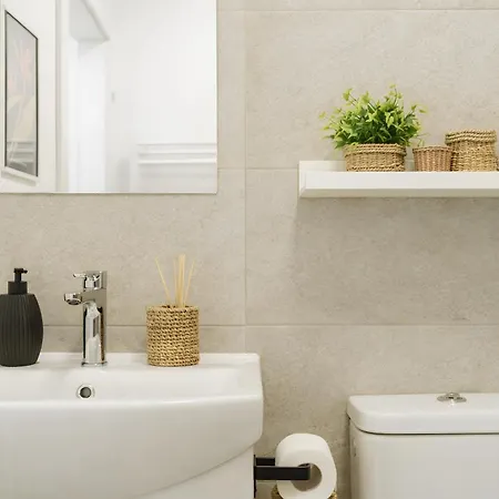 Daire Downtown Tineretului Oasis --new Building-- 1min Metro Station ---self Check-in--- *